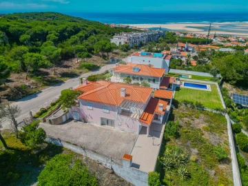 Moradia T6 para Venda em Vau