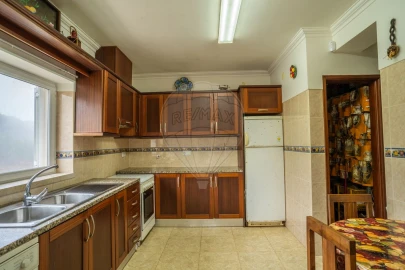 Moradia T6 para Venda em Vau