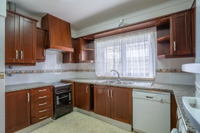 Moradia T6 para Venda em Vau