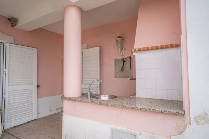 Moradia T6 para Venda em Vau