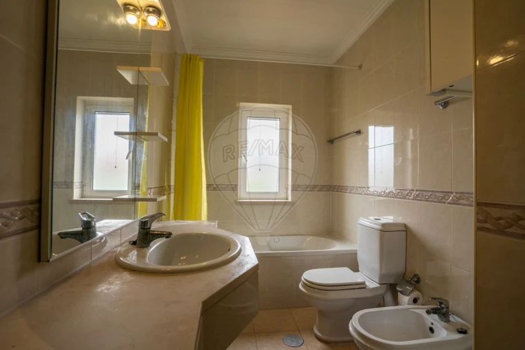 Moradia T6 para Venda em Vau Foto 25