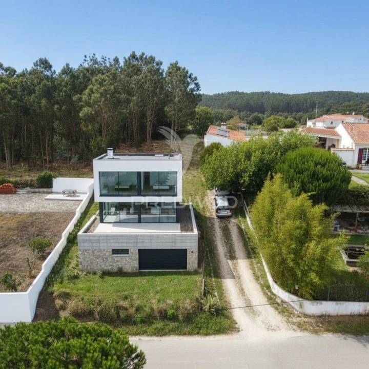 Terreno para Venda em Tornada e Salir do Porto Foto 1