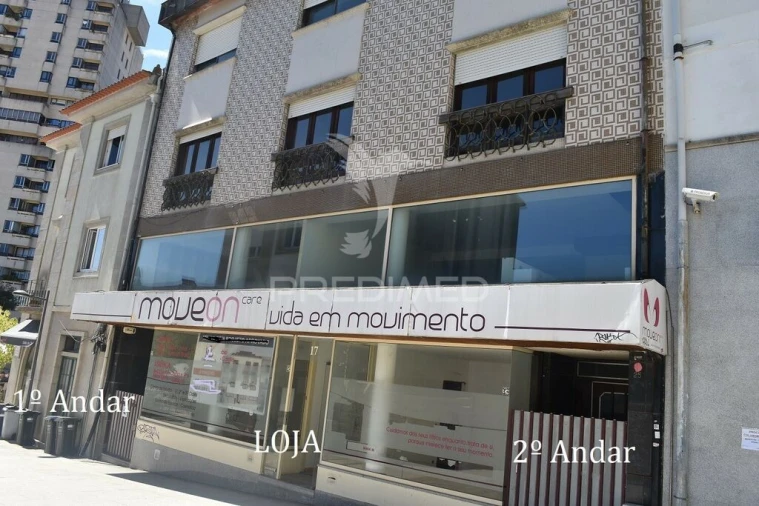 Prédio para Venda em São João da Madeira Foto 1