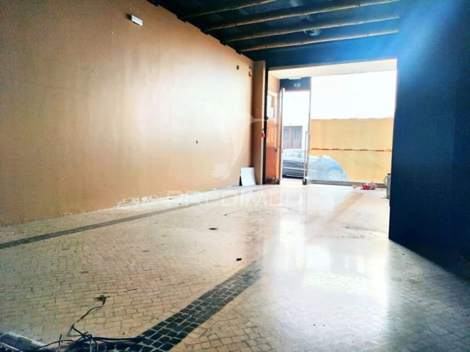 Loja para Venda em Torres Novas (Santa Maria, Salvador e Santiago) Foto 9