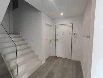 Moradia T4 para Venda em Corroios