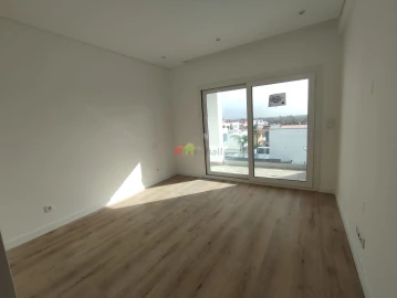 Moradia T4 para Venda em Corroios