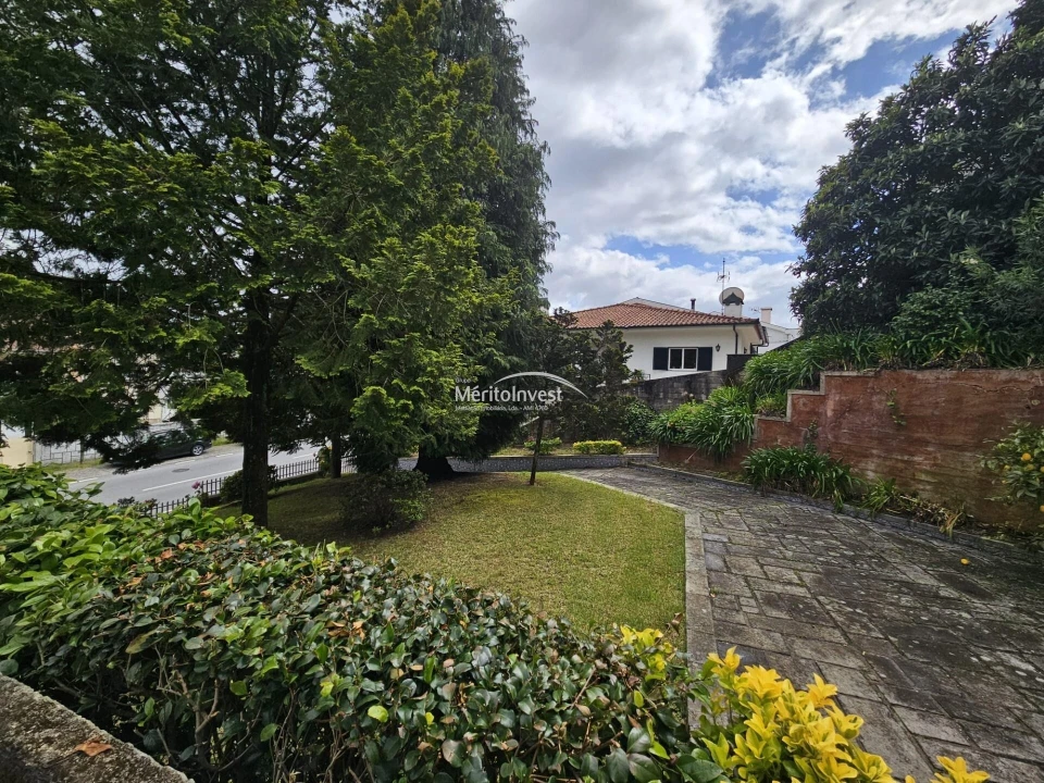 Moradia T4 para Venda em Selho (São Jorge) Foto 4