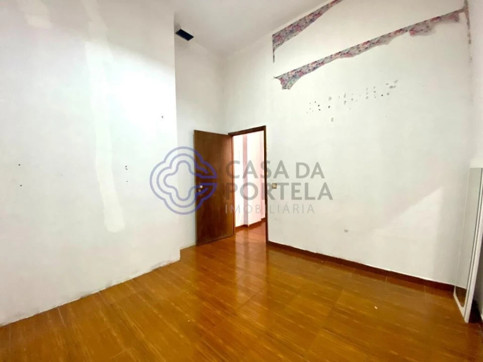 Loja para Venda em Fânzeres e São Pedro da Cova Foto 5