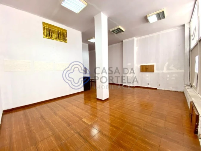 Loja para Venda em Fânzeres e São Pedro da Cova Foto 3