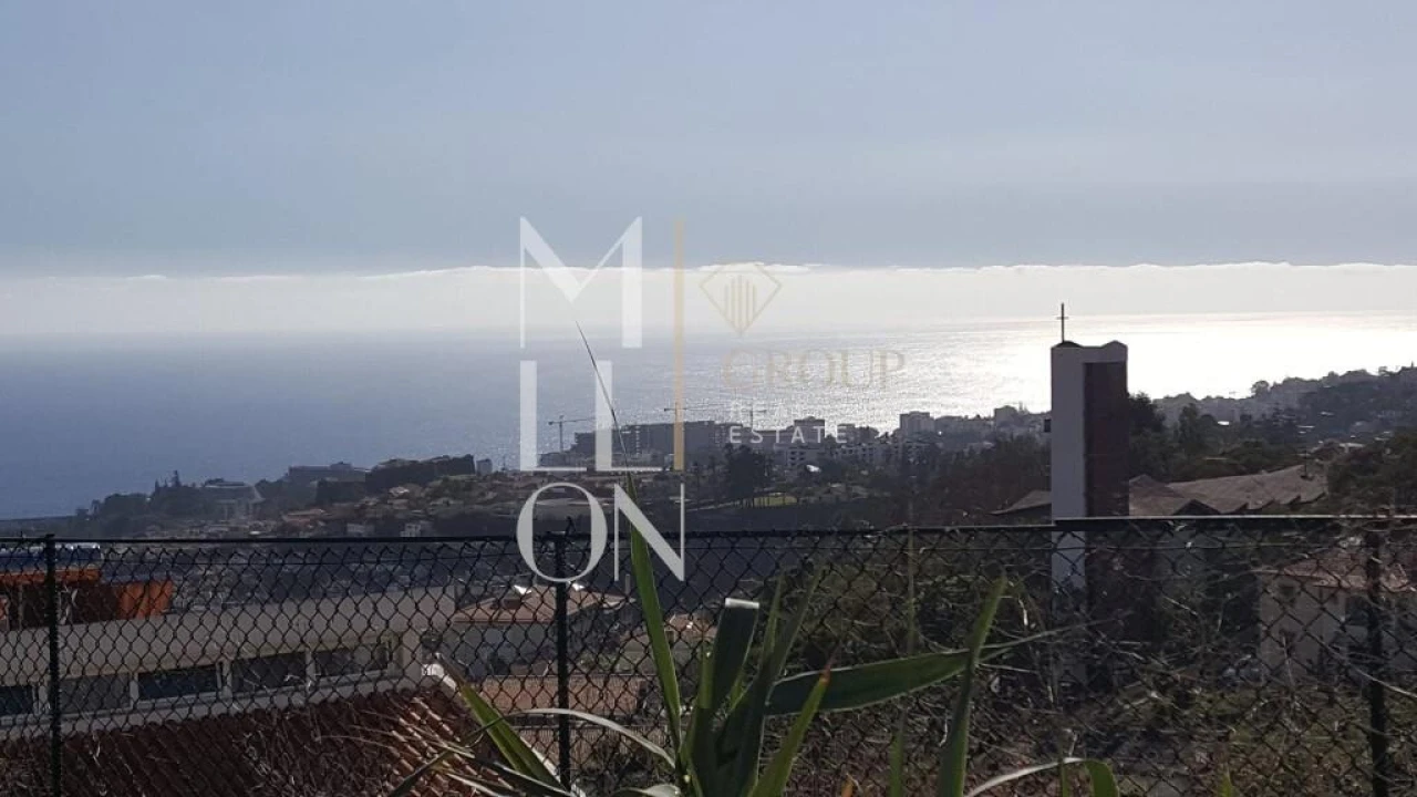 Terreno para Venda em Funchal (São Pedro) Foto 1