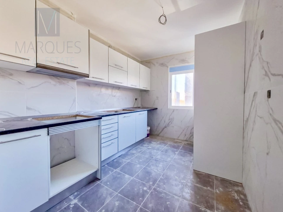 Apartamento T2 para Venda em Setubal (São Sebastião) Foto 1