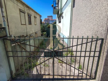 Garagem para Arrendamento em Mafamude e Vilar do Paraíso