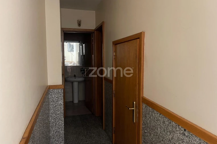 Negócio para Venda em Gulpilhares e Valadares Foto 10