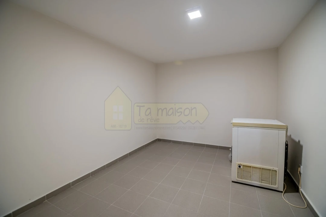 Moradia T3 para Venda em Loule (São Sebastião) Foto 51