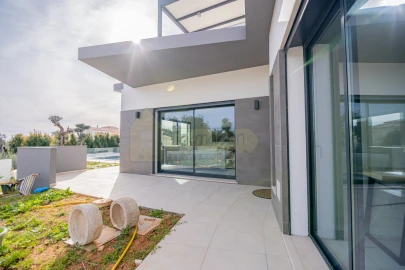 Moradia T3 para Venda em Loule (São Sebastião)