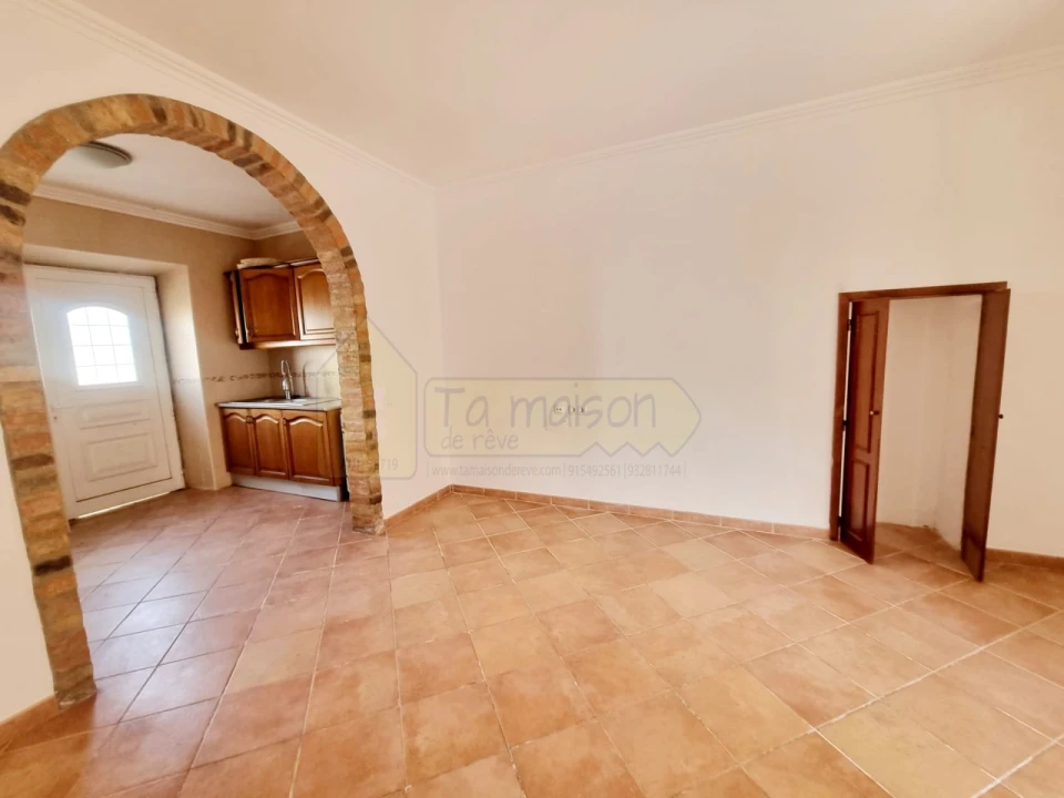 Moradia T7 para Venda em Santa Barbara de Nexe Foto 4