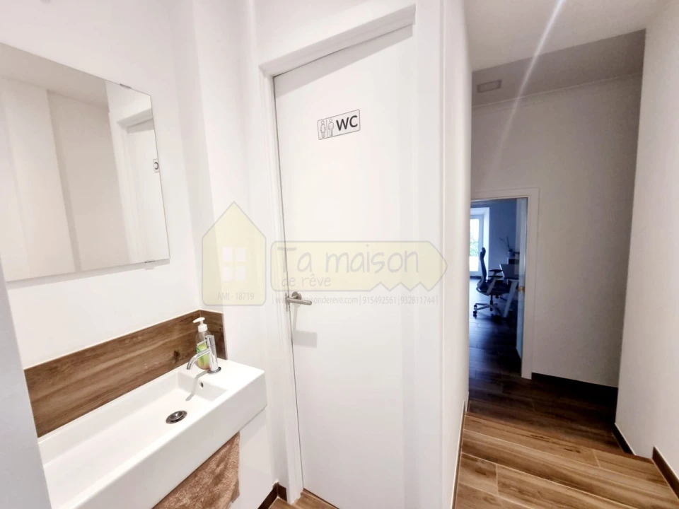 Moradia T7 para Venda em Santa Barbara de Nexe Foto 20