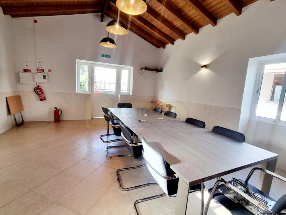 Moradia T7 para Venda em Santa Barbara de Nexe Foto 21