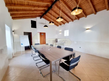Moradia T7 para Venda em Santa Barbara de Nexe