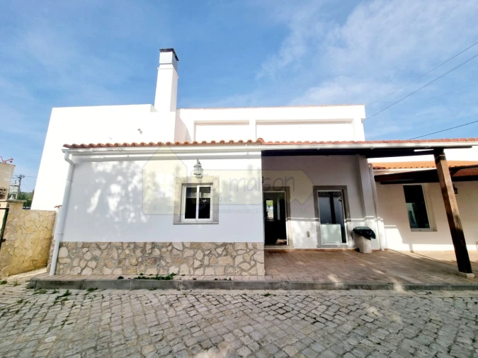 Moradia T7 para Venda em Santa Barbara de Nexe Foto 5