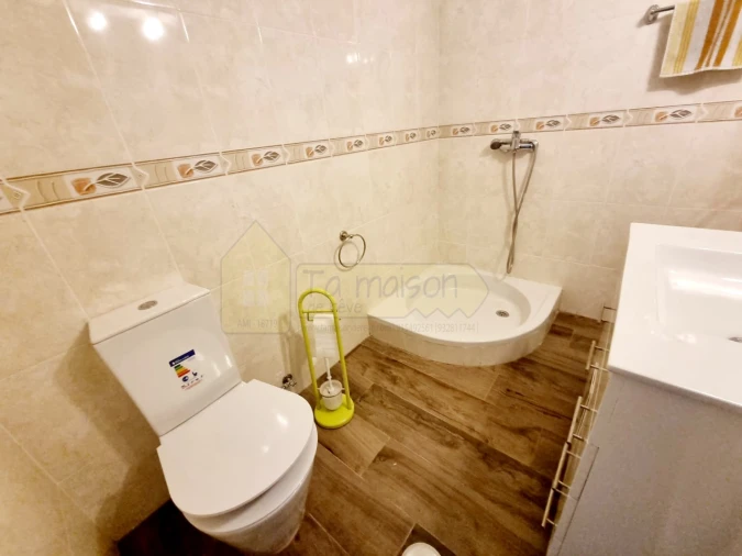 Moradia T7 para Venda em Santa Barbara de Nexe Foto 14