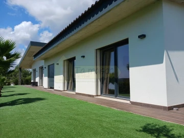 Moradia T4 para Venda em Querença, Tôr e Benafim