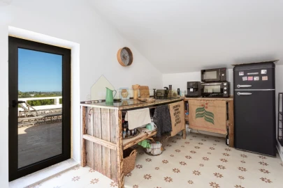 Moradia T4 para Venda em Santa Barbara de Nexe