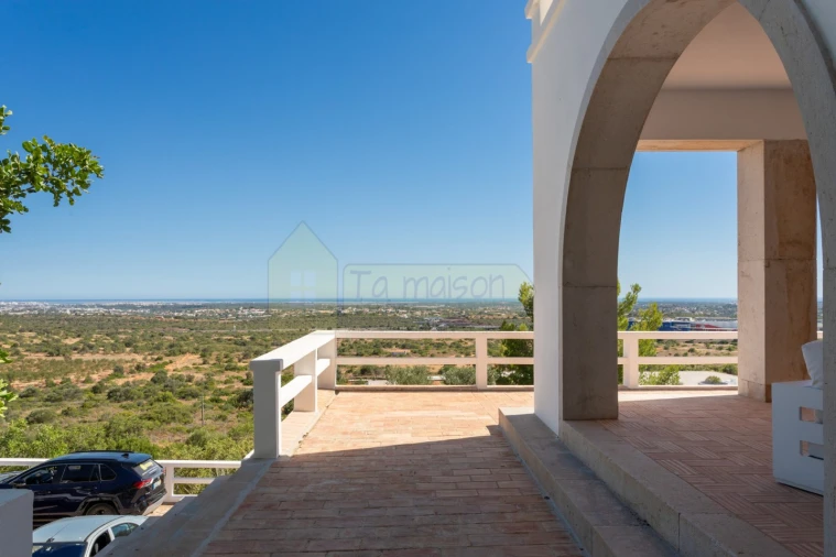 Moradia T4 para Venda em Santa Barbara de Nexe Foto 34