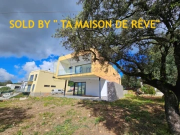 Moradia T4 para Venda em Loule (São Clemente)
