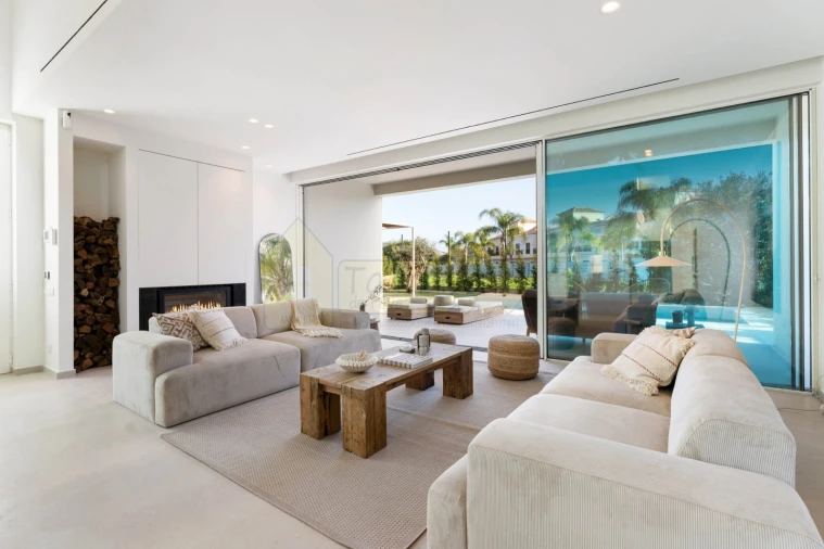 Moradia T3 para Venda em Santa Barbara de Nexe Foto 4