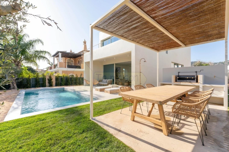 Moradia T3 para Venda em Santa Barbara de Nexe Foto 2