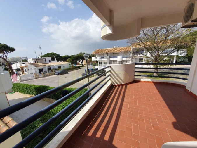 Apartamento T1 para Venda em Quarteira Foto 3