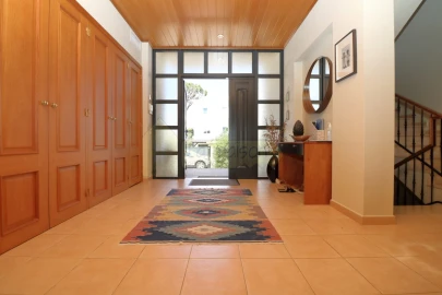 Moradia T4 para Venda em Quarteira
