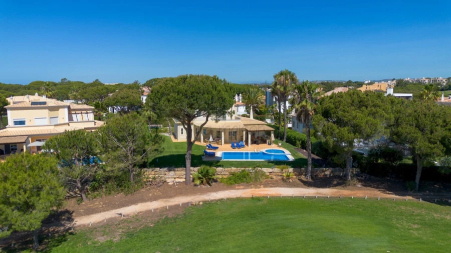 Moradia T4 para Venda em Quarteira Foto 59