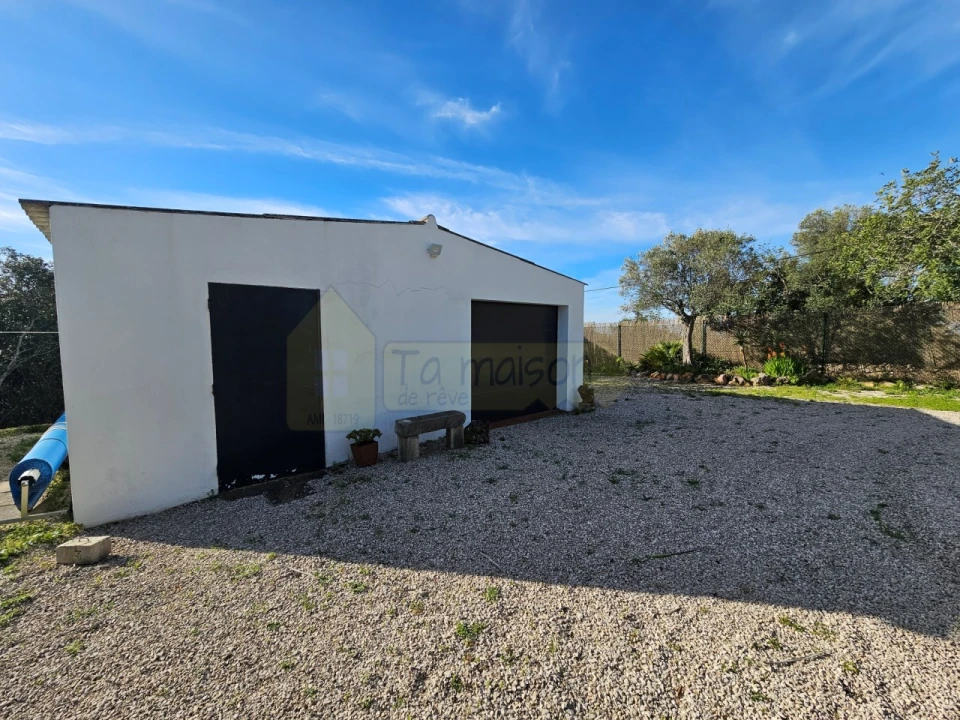 Moradia T2 para Venda em Santa Barbara de Nexe Foto 26