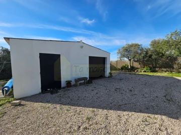 Moradia T2 para Venda em Santa Barbara de Nexe