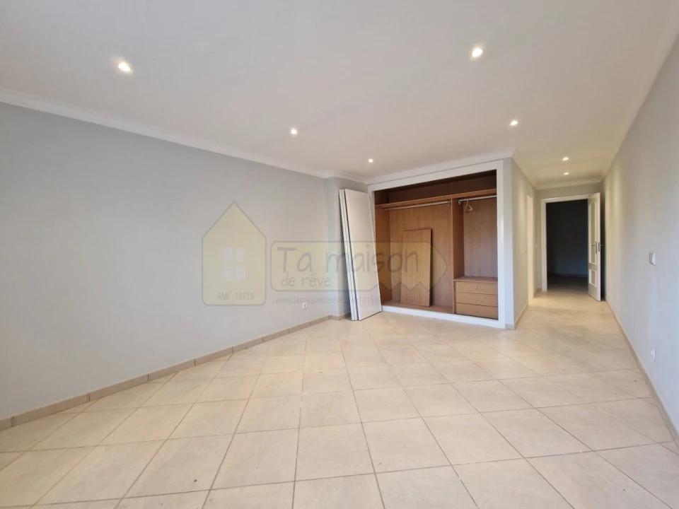Moradia T6 para Venda em Conceição e Estoi Foto 36