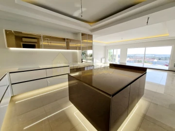 Moradia T6 para Venda em Conceição e Estoi