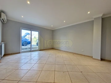 Moradia T6 para Venda em Conceição e Estoi