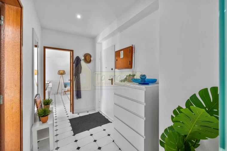 Apartamento T1 para Venda em Quarteira Foto 11