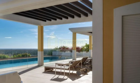 Moradia T4 para Venda em Santa Barbara de Nexe