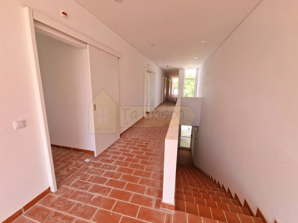 Moradia T8 para Venda em Salir Foto 6