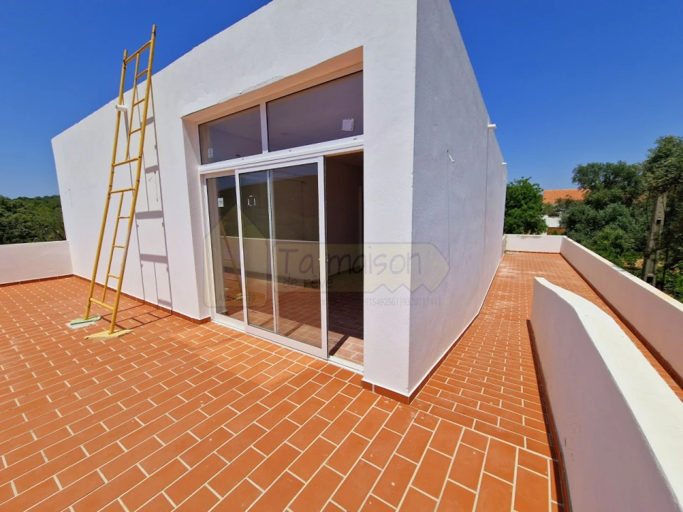 Moradia T8 para Venda em Salir Foto 17