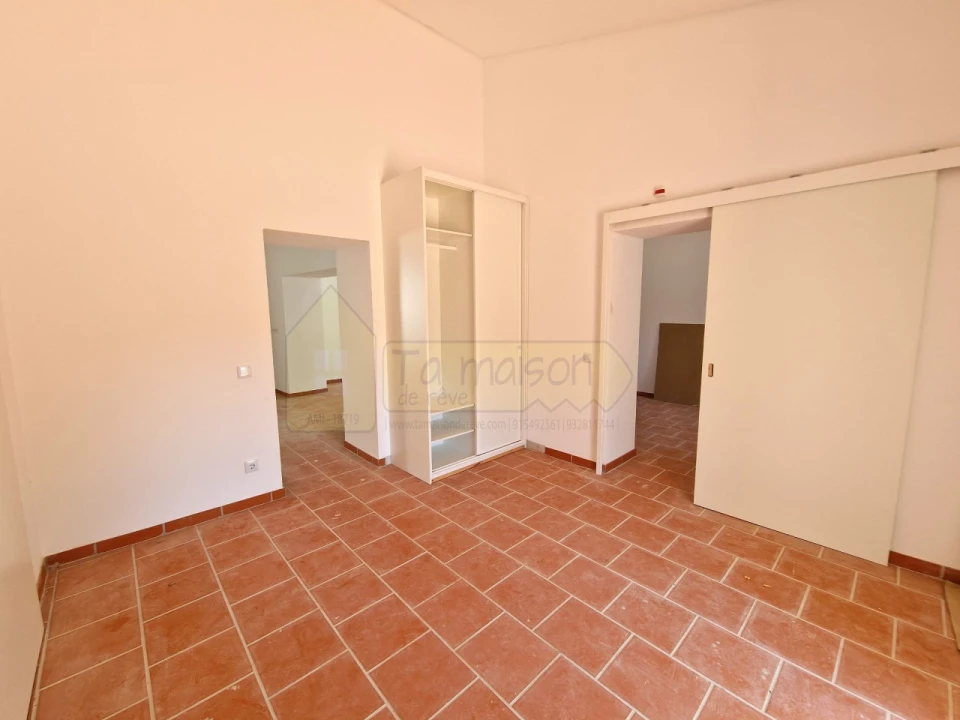 Moradia T8 para Venda em Salir Foto 22