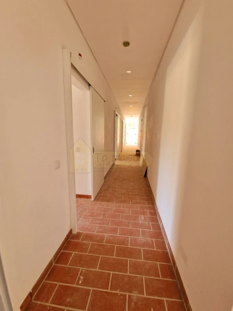 Moradia T8 para Venda em Salir