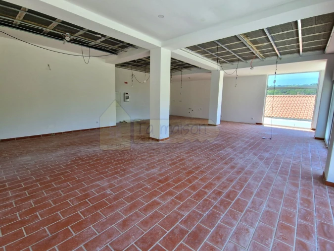 Moradia T8 para Venda em Salir Foto 7