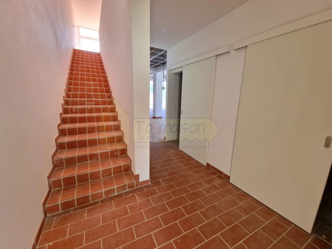 Moradia T8 para Venda em Salir Foto 13