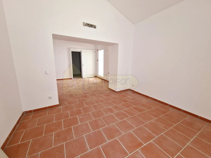 Moradia T8 para Venda em Salir Foto 21