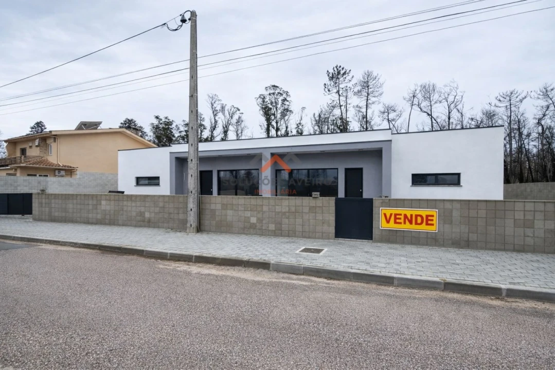Moradia T3 para Venda em Esgueira Foto 9
