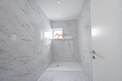 Moradia T3 para Venda em Esgueira